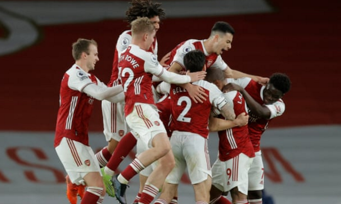 问鼎娱乐官网APP下载- 阿森纳青年军崛起，萨卡领衔新生代冲击前四  