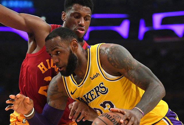 问鼎娱乐app- 湖人队签约自由球员，补强内线阵容实力  